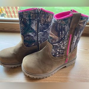 Magellan outdoors girls boots